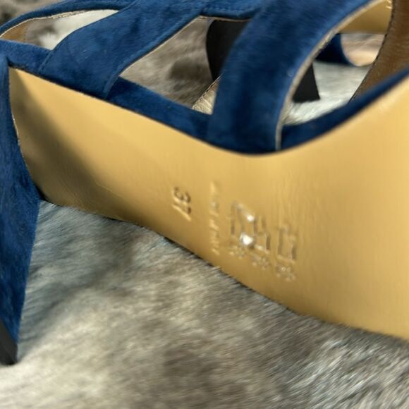 Cute and unworn - Picture 7 of 9